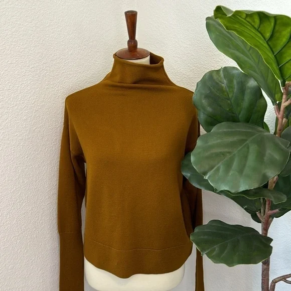 Aritzia Wilfred Sweater - Picture 2 of 6